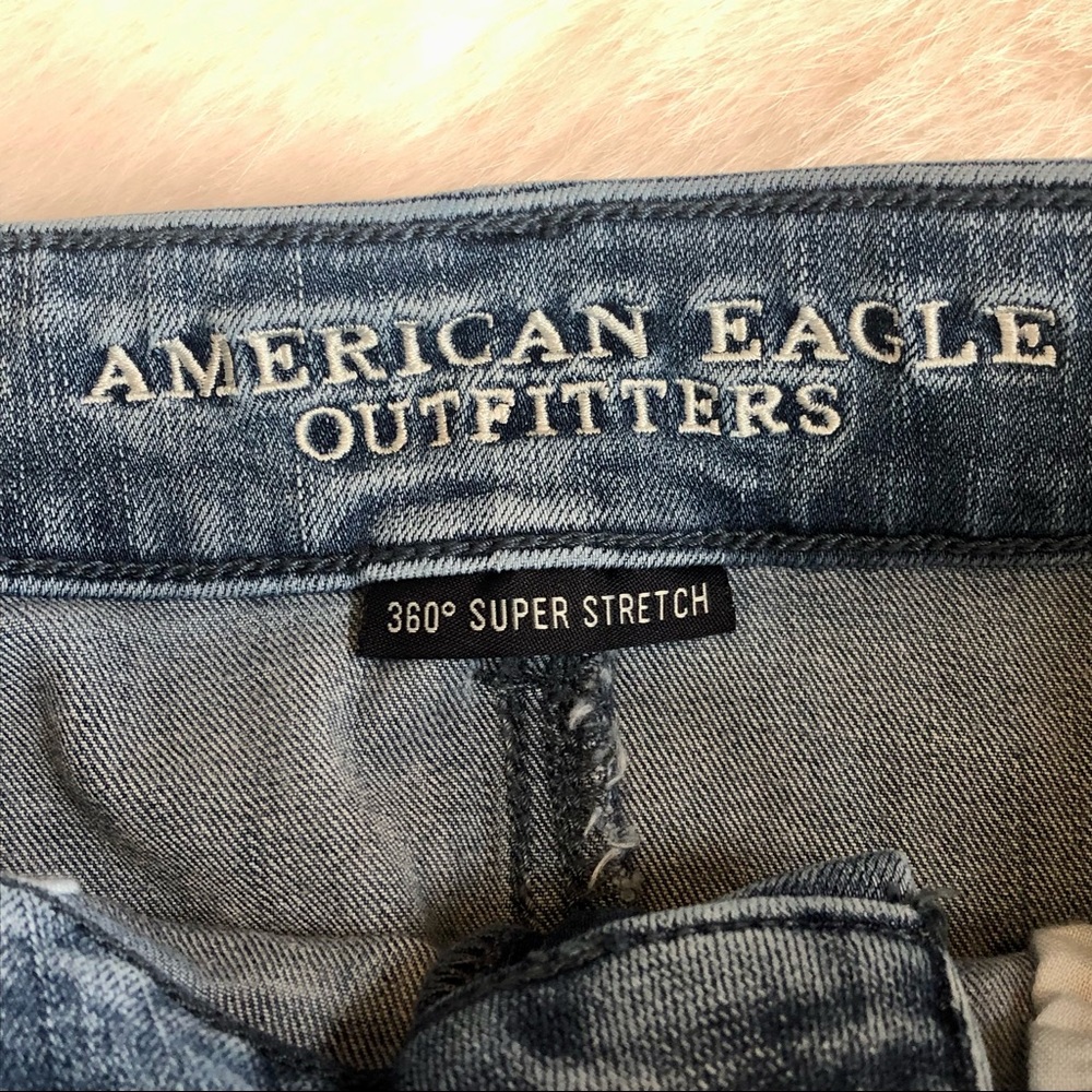 ⭐️ American Eagle High Rise Distressed Shortie Jean Denim Shorts Size 2 - Picture 5 of 14